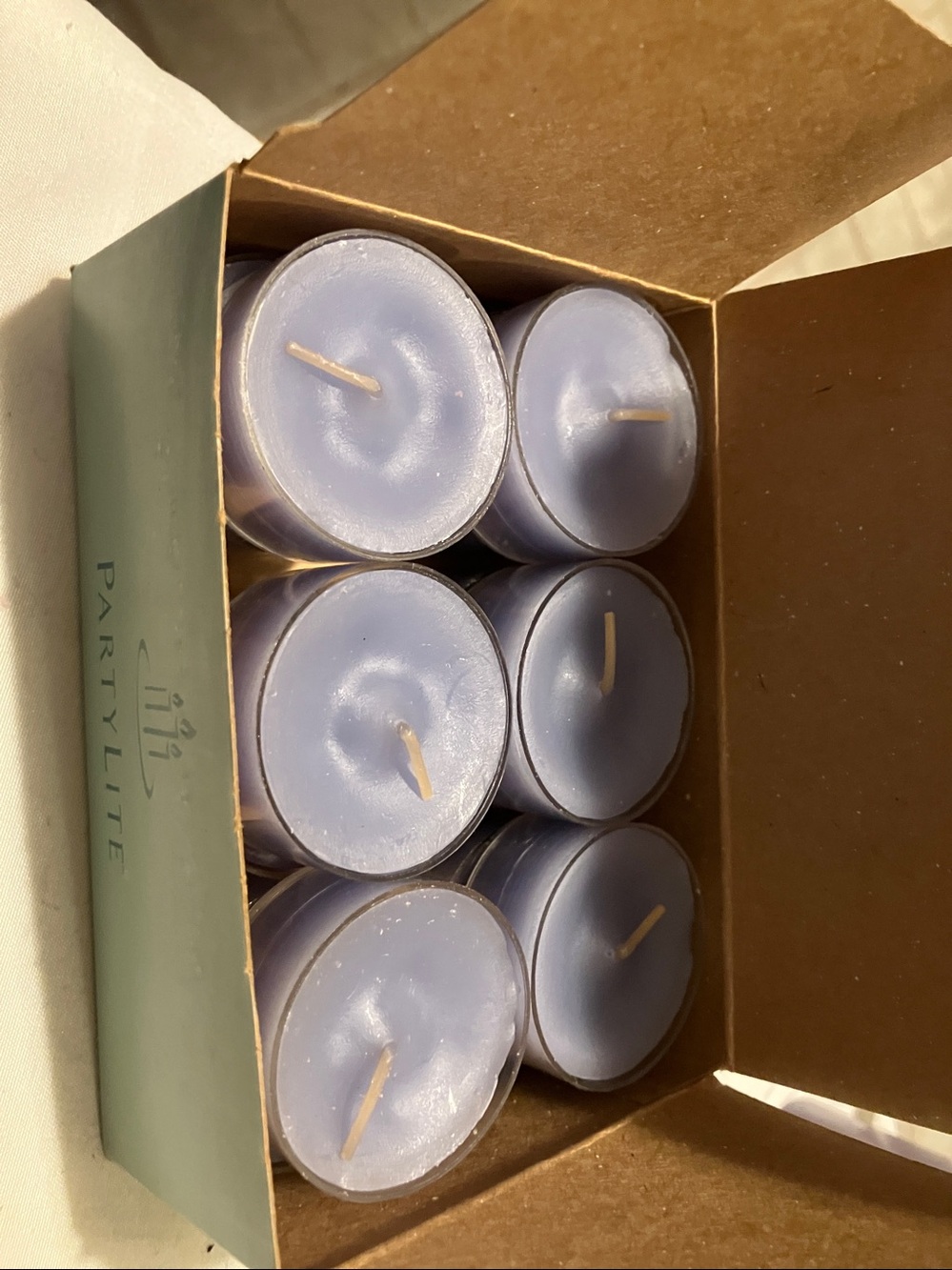 New. Party Lite 24 tea light candles n large purple / lavender scent one - Picture 3 of 9